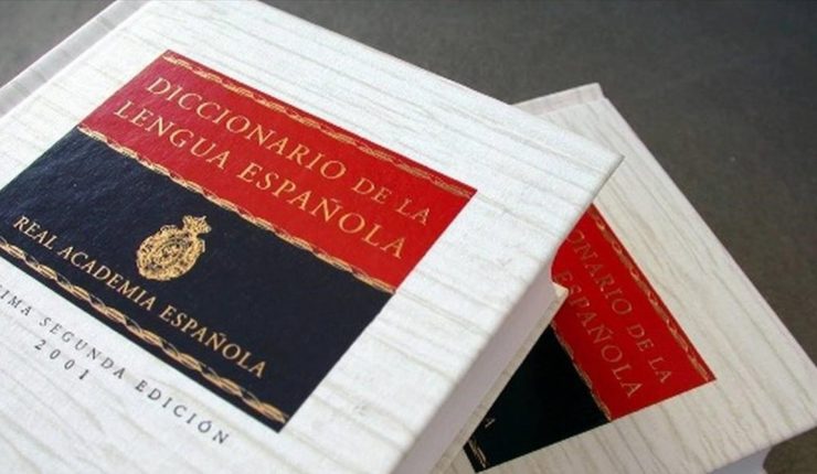 La RAE solo le permite a Chile usar un artículo antes de un nombre propio