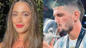 De Paul compartió con Tini Stoessel la alegría de la clasificación