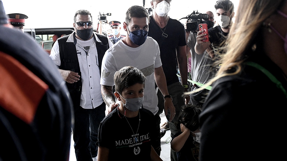 Lionel Messi llegó a un acuerdo con PSG y viaja en las próximas horas