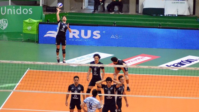Ganó Obras, quedó segundo y espera rival en Cuartos