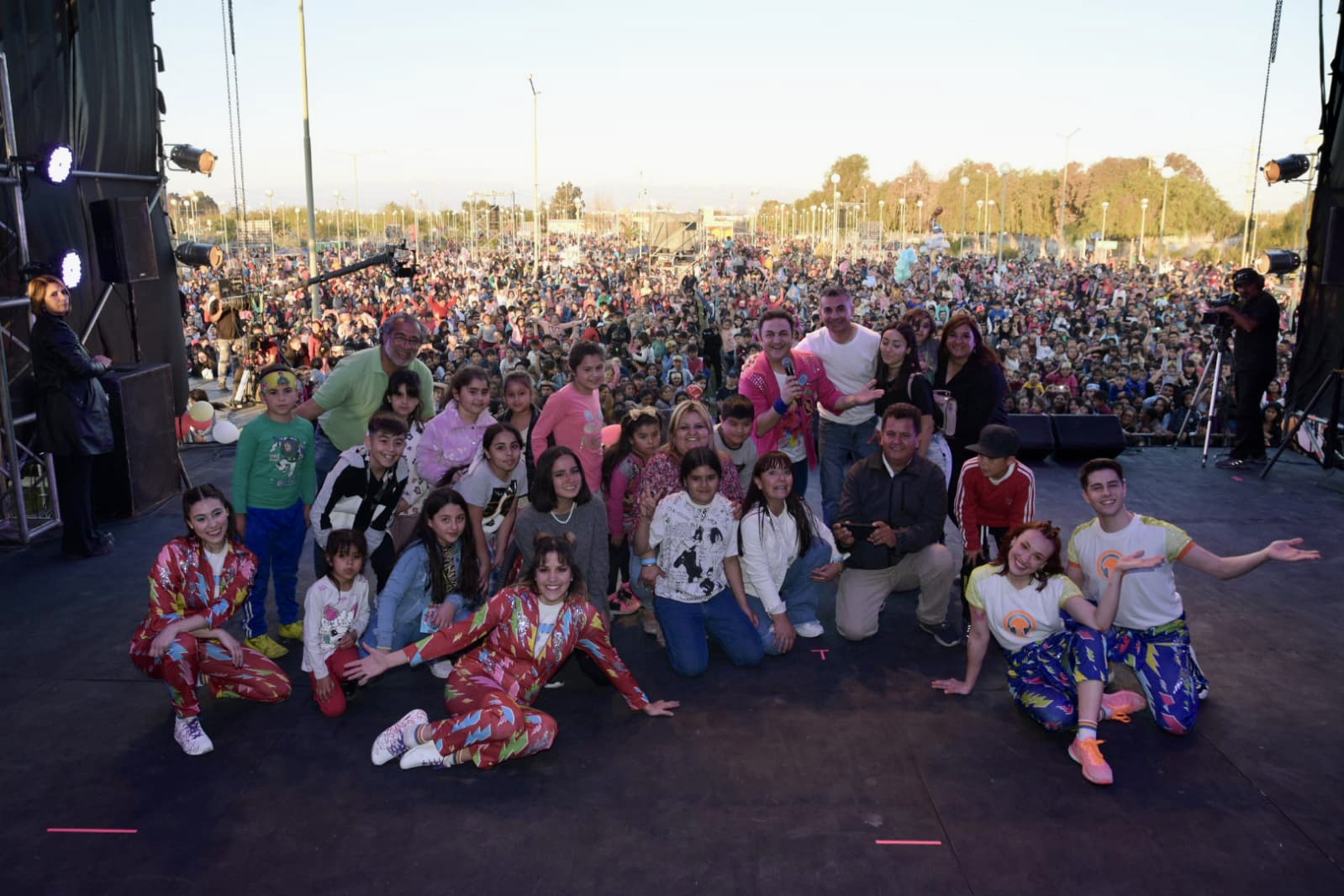 Topa hizo bailar y cantar a más de 35.000 personas 