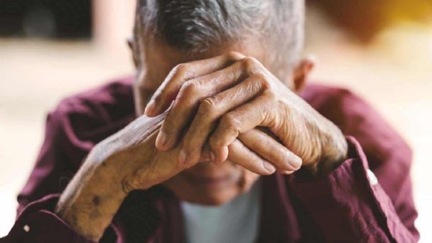 Atacaron a un hombre de 83 años en su casa para robarle y debió ser internado