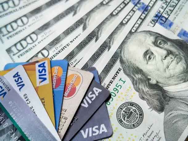 El dólar tarjeta se fijó a 1.280 pesos