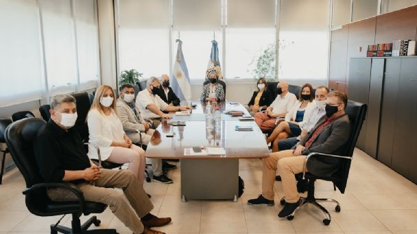 Paritaria docente: aumento del 40% en cuatro tramos fue el ofrecimiento del gobierno