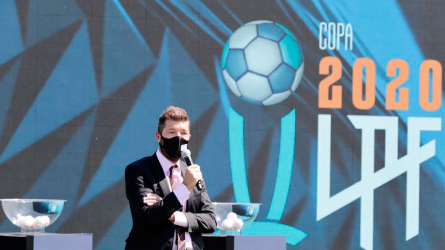 Son 15 los clubes que piden tratar la remoción de Tinelli al frente de la Liga