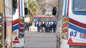 Los choferes de colectivo harán paro el viernes para que les aumenten el sueldo