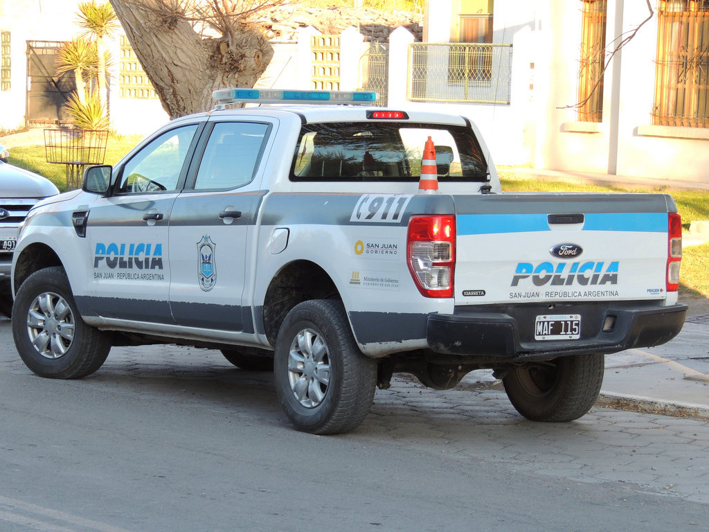 Vieron que estaban robando la casa de su vecino y entraron en acción