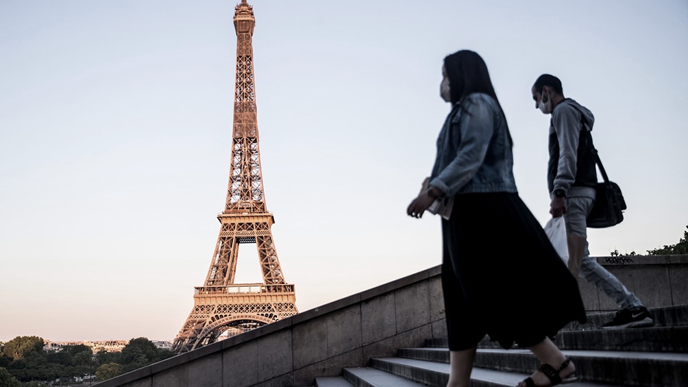 Jaqueada por el Covid, Francia mete mano dura 