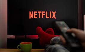 Netflix da marcha atrás con el cobro de "casa extra" hasta el año que viene