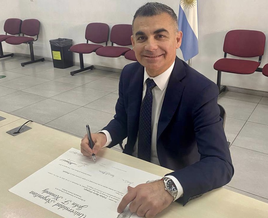 ¡Dígame Doctor! Fabián Gramajo se recibió de abogado y lo celebró en sus redes sociales