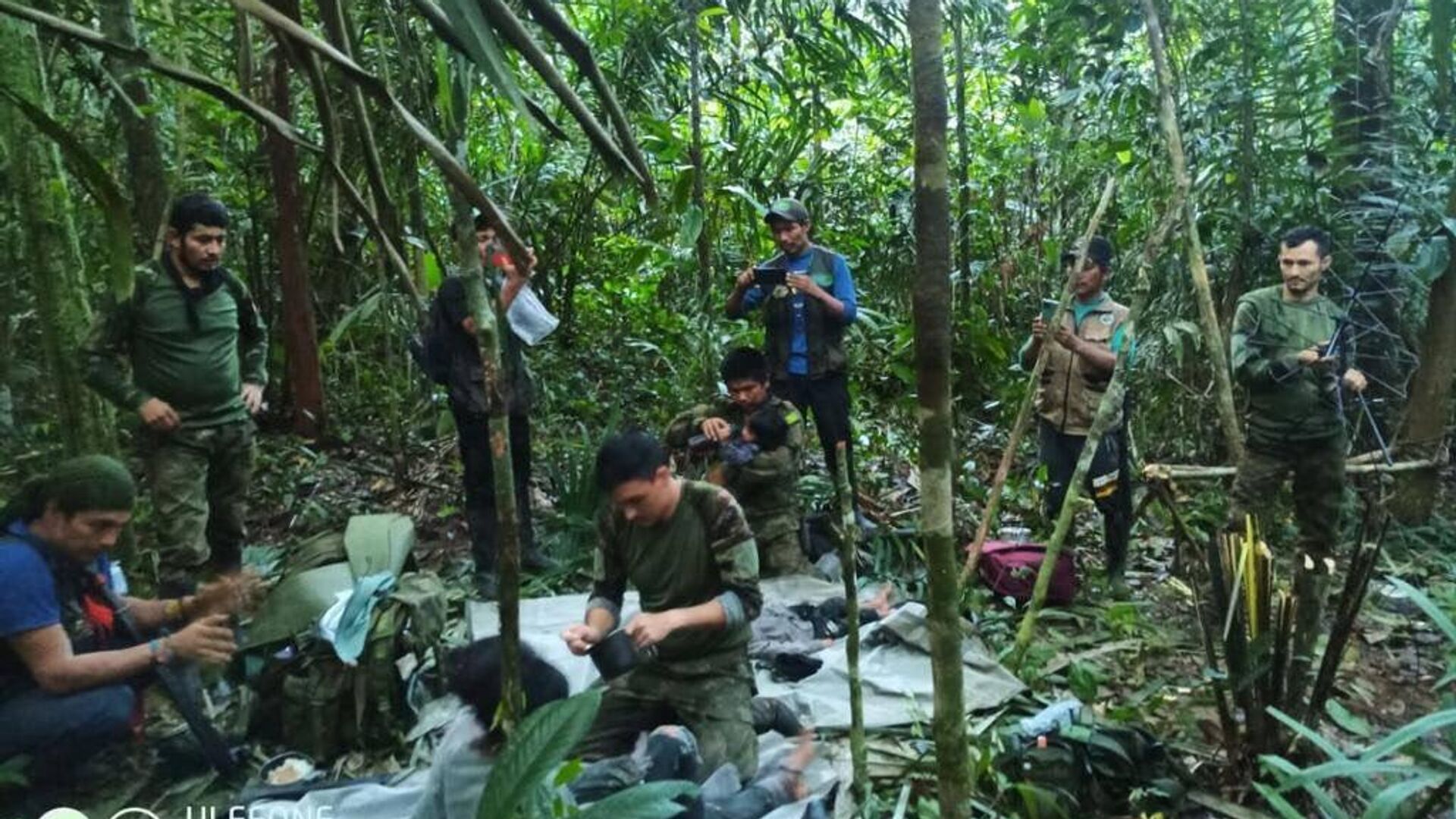Encontraron a los 4 niños tras accidentarse en un avión y estar 40 días perdidos en la selva