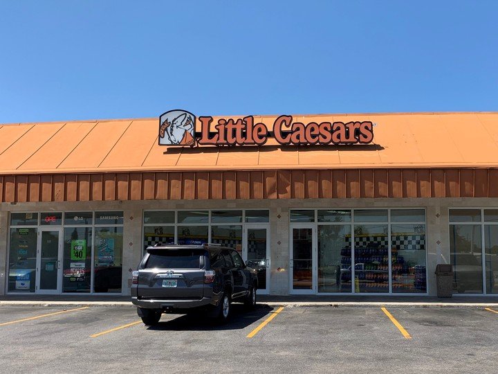 Amenazó con un arma de guerra a los empleados por esperar 10 minutos una pizza