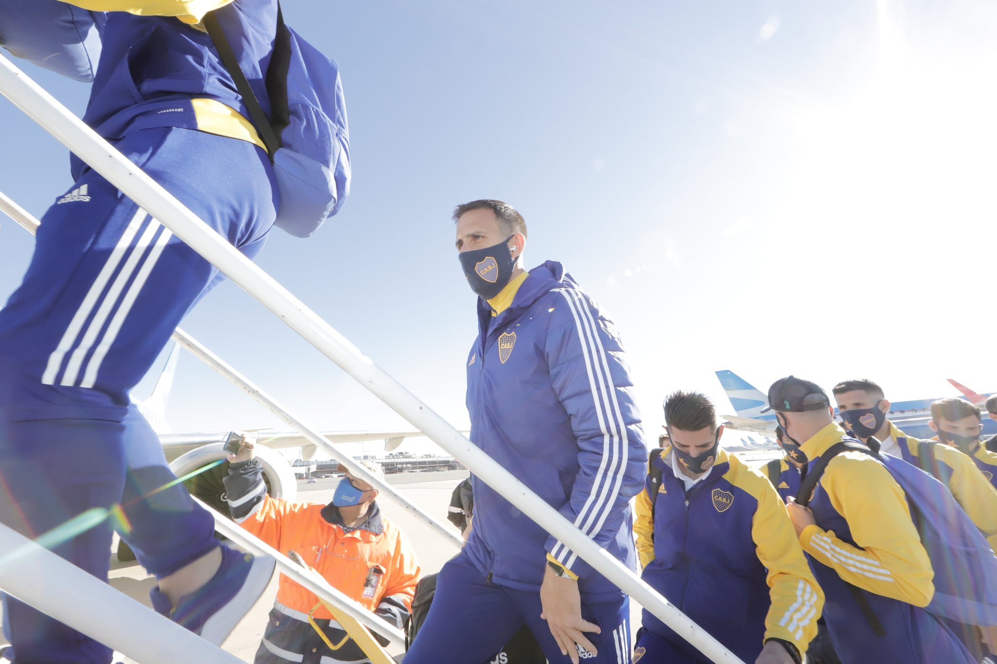 Boca ya viene camino a San Juan para jugar ante Racing mañana