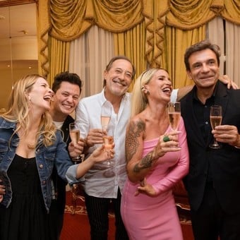 Casados con hijos anunció su versión teatral 