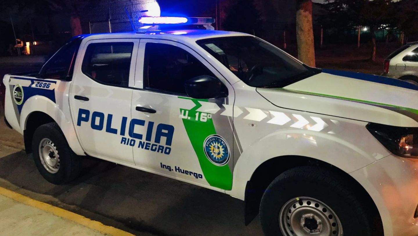 Un médico, su esposa y una amiga iban a hacer un trío, pero se enteró el novio de la chica y entró a los tiros