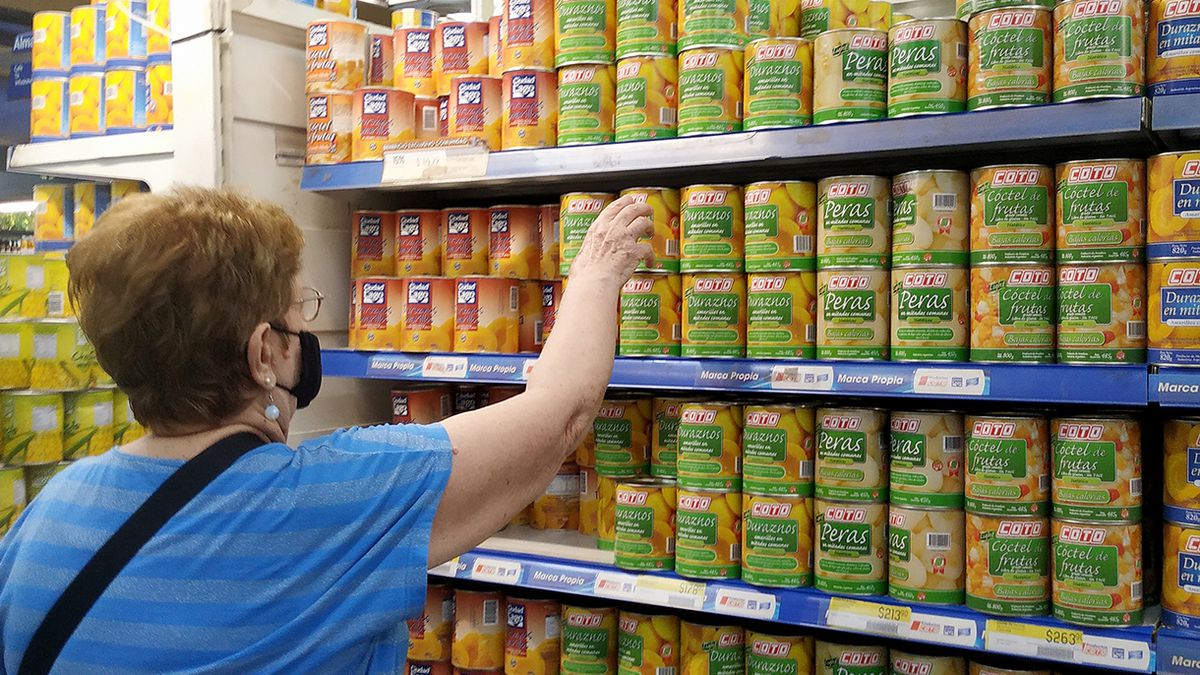 Gobierno decretó a gobernadores e intendentes a controlar los precios