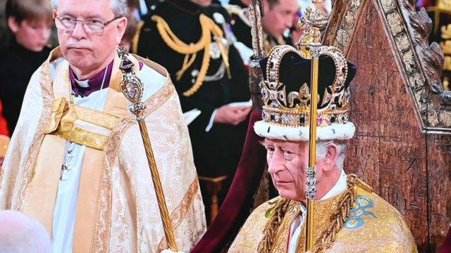 Historia viva: Carlos III fue coronado Rey
