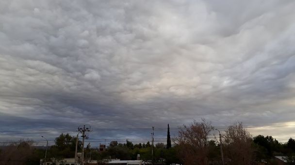Este viernes cierra con viento y lluvias