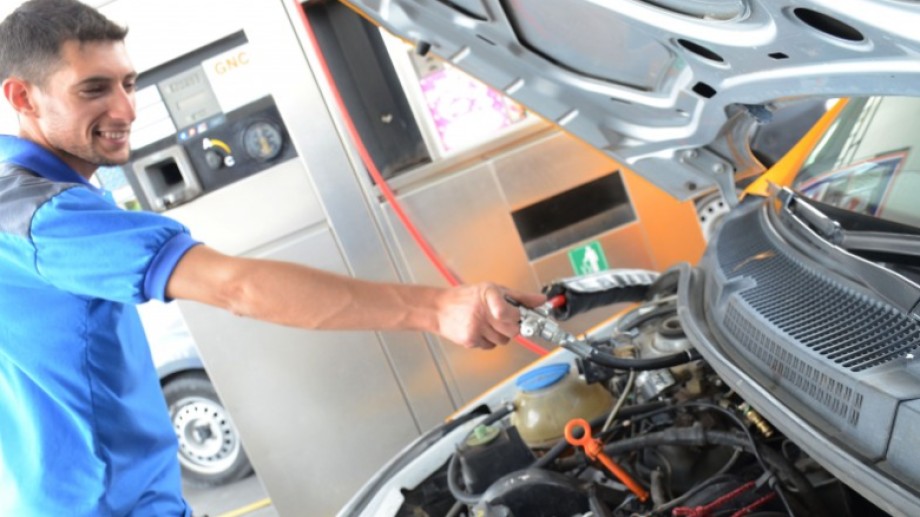 Si tenés movilidad con GNC mirá cuánto aumentará la oblea desde enero 