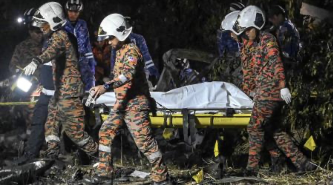 Al menos 10 personas murieron tras estrellarse una avioneta en Malasia
