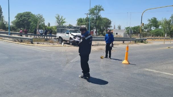 Un hombre quedó internado luego de chocar con su moto