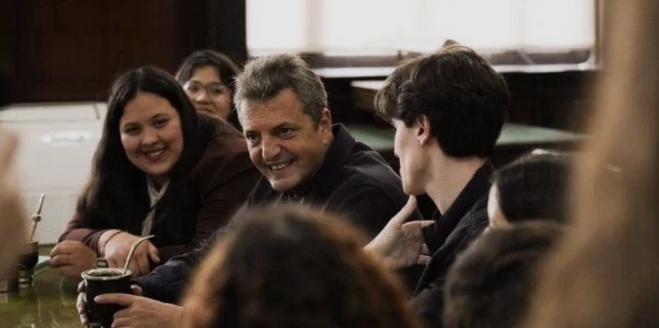 Massa habló ante jóvenes, pidió renovar el PJ y dijo que terminó el tiempo de los personalismos