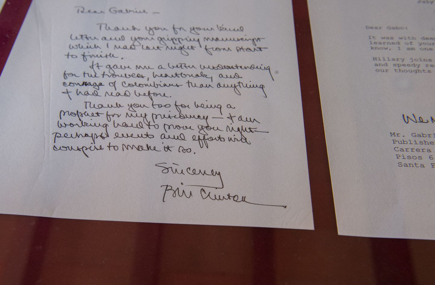Exhiben cartas que recibió García Marquez: desde Fidel Castro hasta Woody Allen