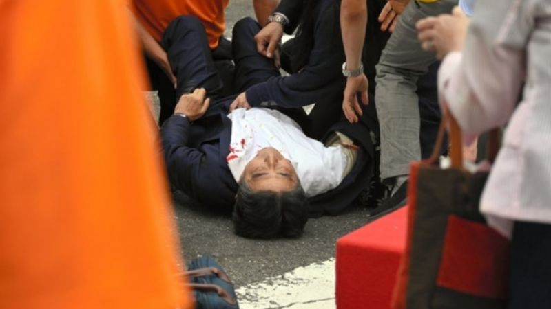 Asesinaron de un disparo al ex primer ministro de Japón