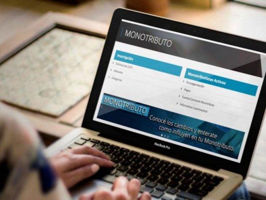 ¿Se viene un aguinaldo para monotributistas?