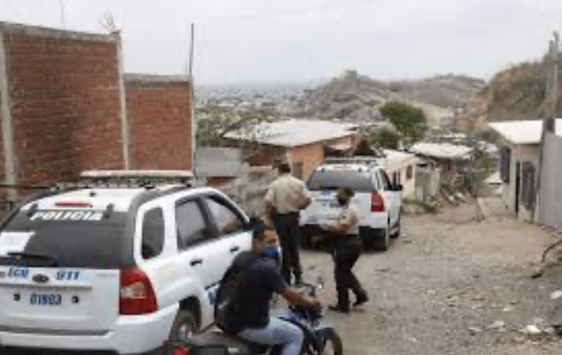 Estado de sitio y toque de queda en algunas regiones de Ecuador tras el asesinato de un alcalde