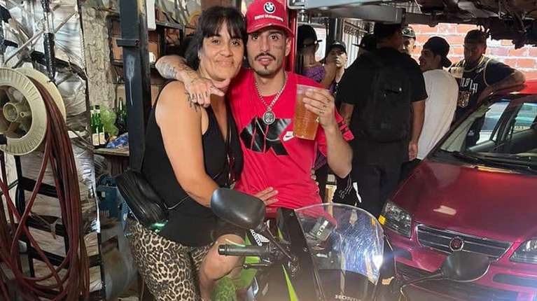 La mamá de El Noba se mudó a un motorhome frente al hospital donde está internado