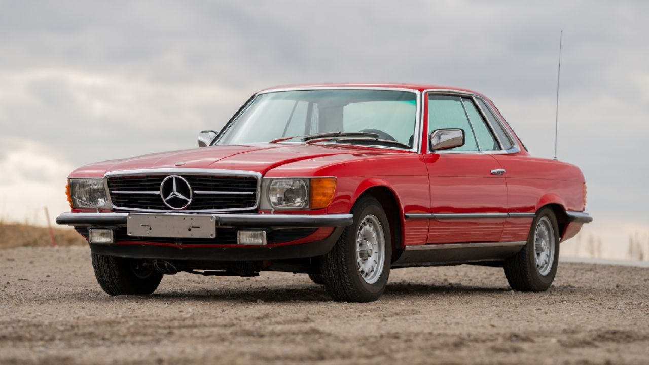 Vendieron el Mercedes-Benz de Maradona, su primer gran auto: el insólito precio que se pagó