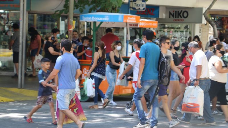 Compras de última hora el clásico prenavideño 