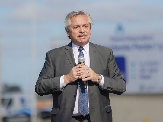 Fernández: "Todos los que son candidatos deben dejar sus cargos"