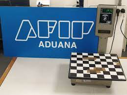 Aduana detuvo una encomienda con cocaína oculta en un tablero de ajedrez