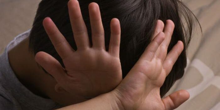 "Llamá a la Policía": la súplica de un nene al que su mamá le fracturó el cráneo con un palo