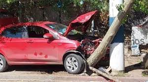Se desmayó mientras manejaba y chocó en Rivadavia