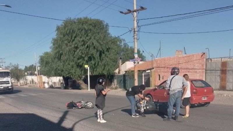 Ecuación de tránsito: moto contra moto es a igual a terrible choque