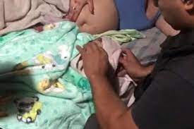 Un policía reanimó a un bebé que había nacido sin signos vitales