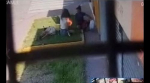 Tremendo: Prendieron fuego a una mujer en situación de calle y está grave