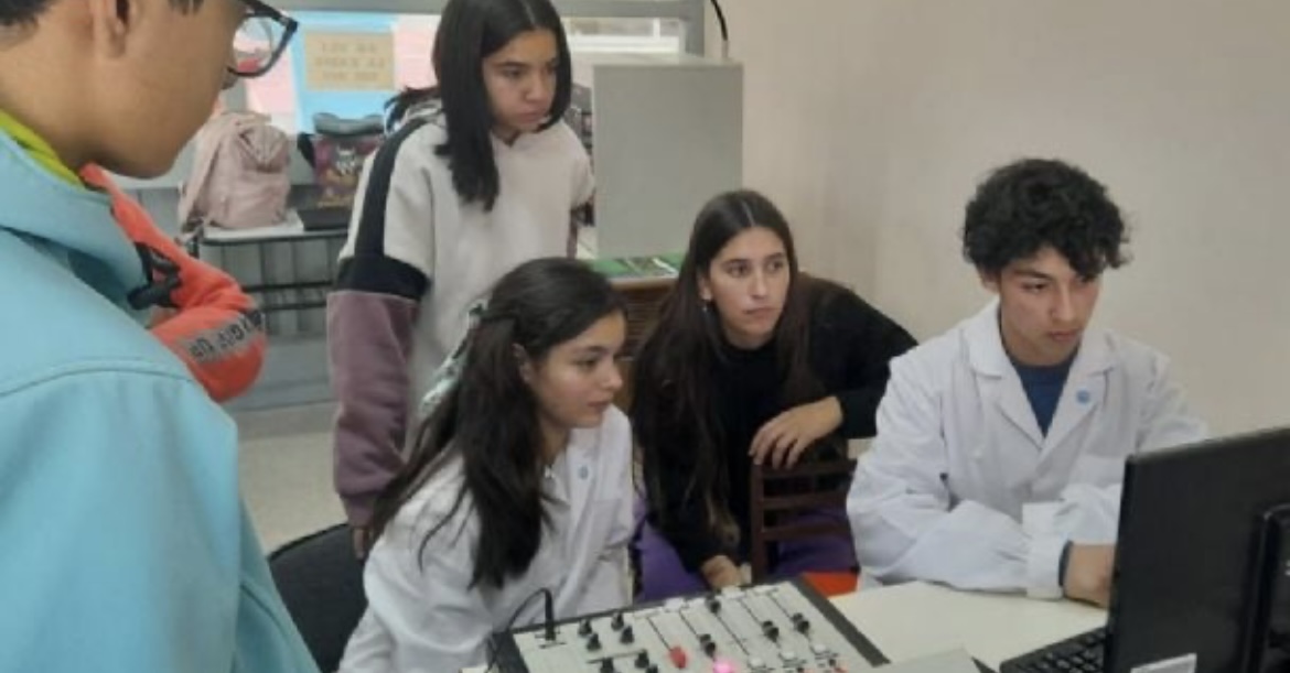Dos escuelas técnicas de San Juan ya tienen sus radios propias