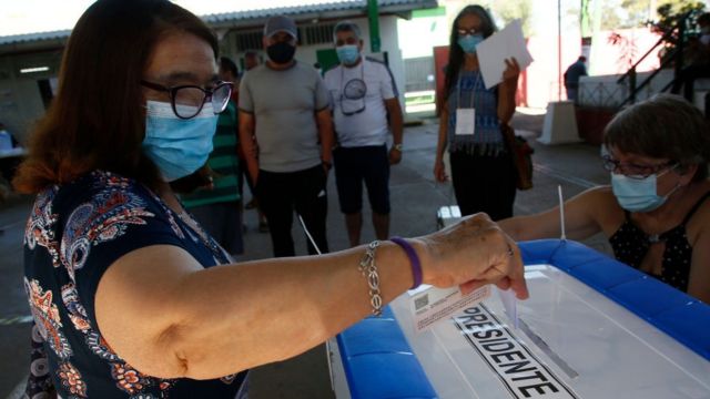 Comenzó el conteo de votos en las elecciones de Chile