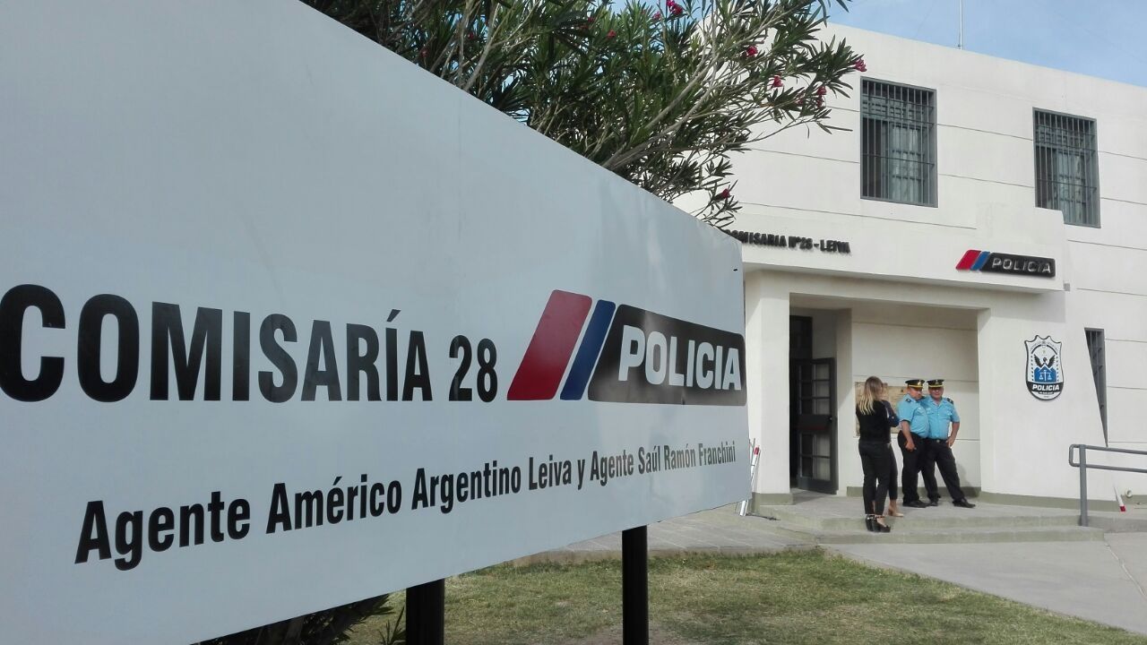 Motochorros asaltaron a una mujer en plena siesta