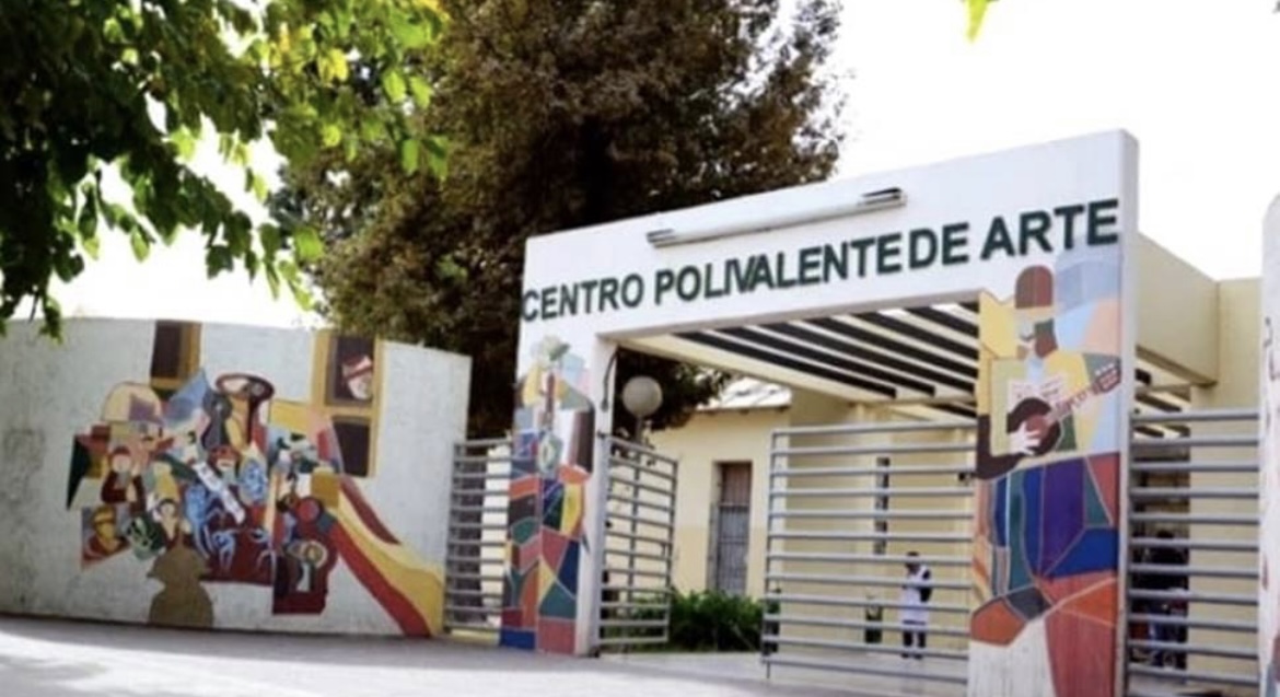 Padres y alumnos harán una sentada en una escuela capitalina por las malas condiciones del edificio