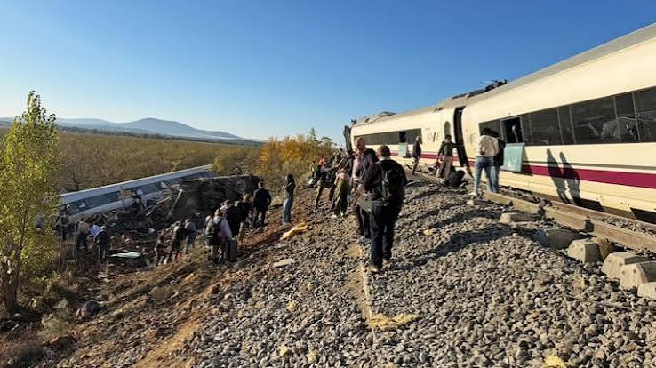 Tragedia en España: un choque de trenes en Toledo dejó decenas de muertos