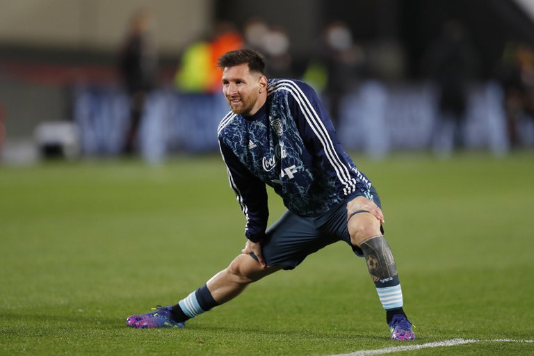 ¿Juega o no juega? Citan a Messi para la selección pero no saben si llega
