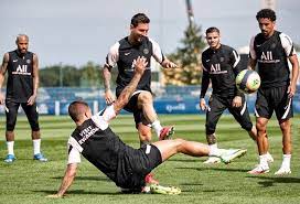 Messi ya compartió un entrenamiento con sus nuevos compañeros en el París Saint Germain