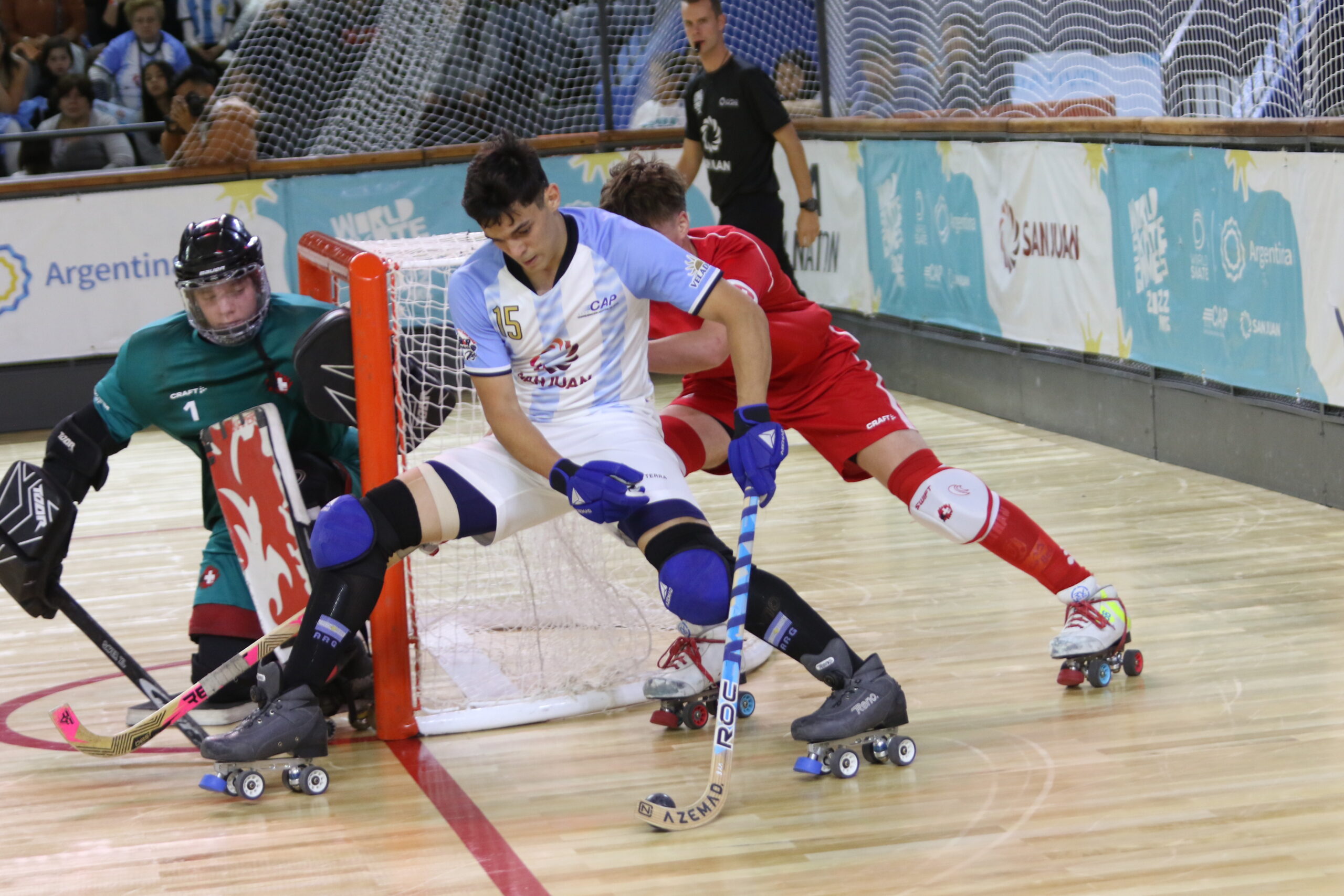 Argentina enfrenta a España en una semifinal para el infarto