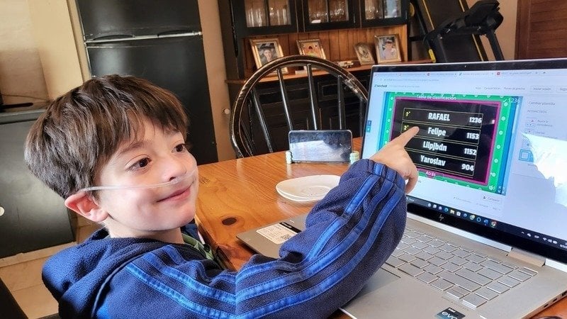 Rafael tiene 6 años y necesita un medicamento especial para poder vivir