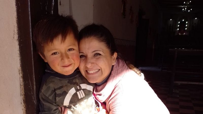 Organiza un chocolate para más de 700 chicos de una comunidad Huarpe sanjuanina